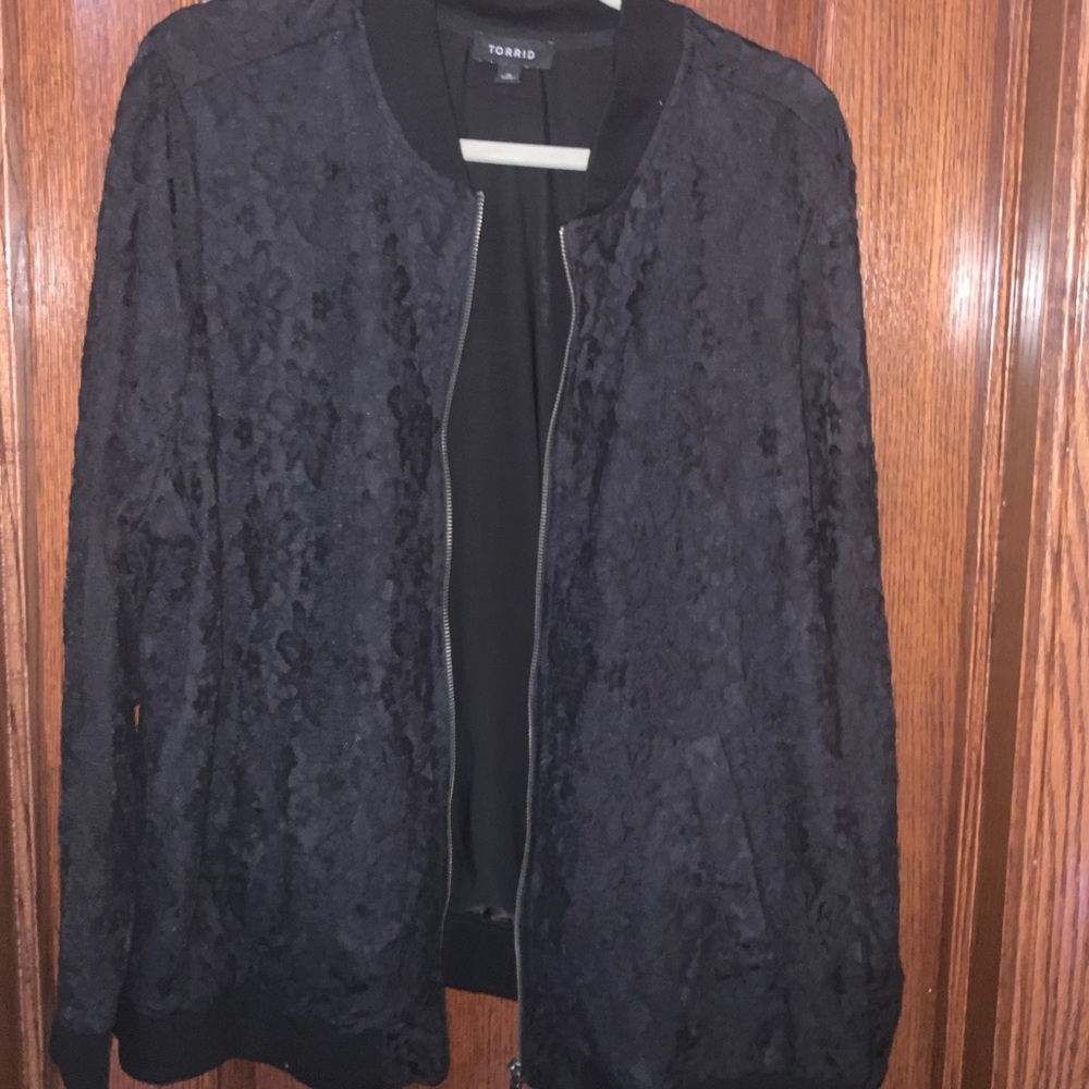 Black Floral Torrid Full Zip Sweater Bomber Size 2 [LIKE NEW]
